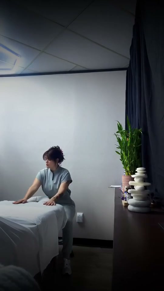 Preparing the treatment room at Cikam